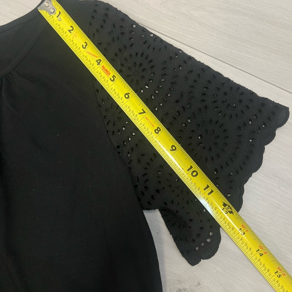 Banana Republic Black Eyelet Short Sleeve Scoop Neck Women's Top Sz M Classic - Picture 6 of 7